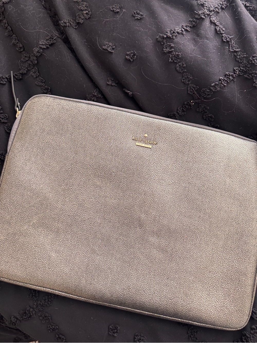 kate spade Metallic Gray Pebbled Leather Laptop Sleeve - Picture 1 of 1